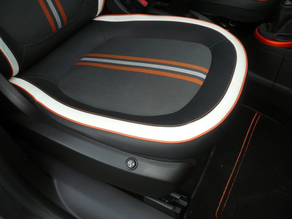 Renault Twingo Sport, Carbonsitzheizung 2-Stufig nachgerüstet