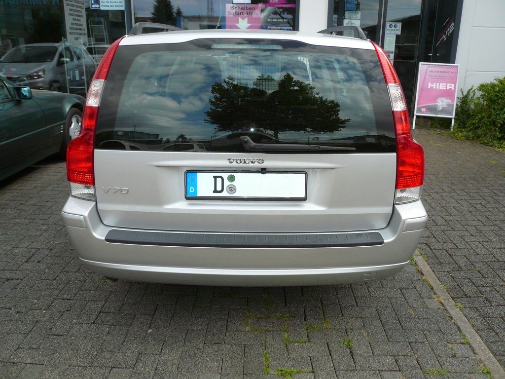 Kenwood DMX802DABS mit Front- und Rückfahrkamera nachgerüstet.