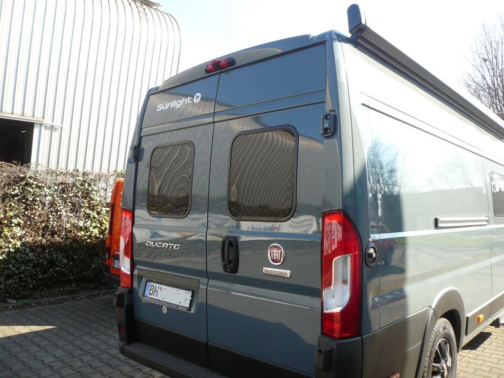 Alpine iLX-W690DU8 Doppel-DIN Mediacenter inkl. Rückfahrkamera im aktuellen Ducato 8 von 2022 nachgerüstet.