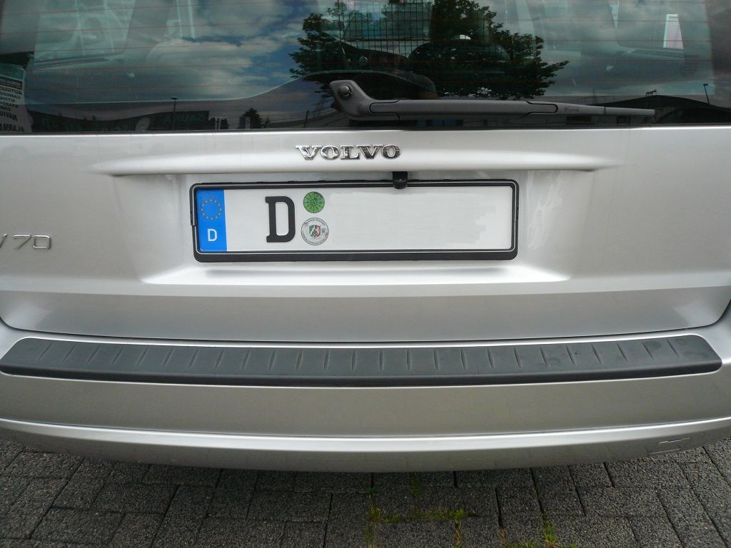 Kenwood DMX802DABS mit Front- und Rückfahrkamera nachgerüstet.