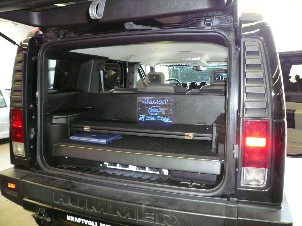 Presentations Vorrichtung für Laptops und Smartbooks angefertigt und mit Kunstleder bezogen.