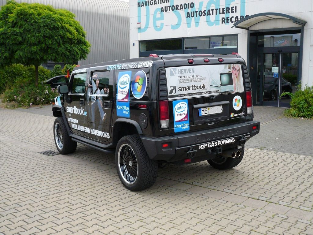Presentations Vorrichtung für Laptops und Smartbooks angefertigt und mit Kunstleder bezogen.