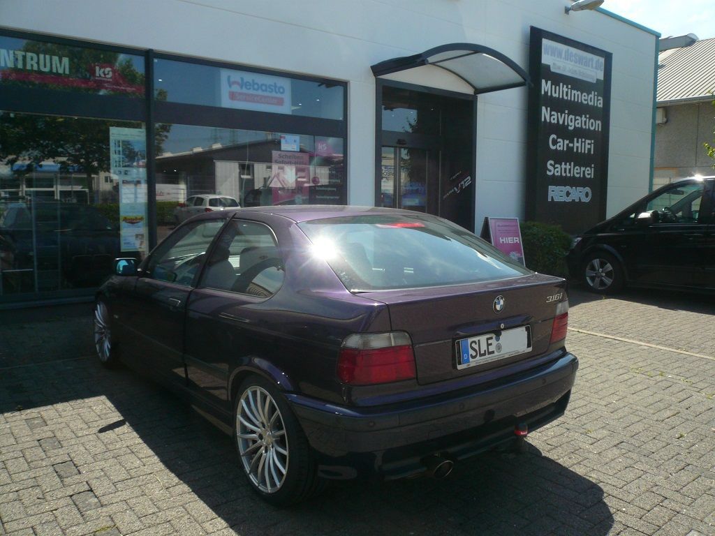 Pioneer SPH-EVO82DAB Modularer Multimedia-Player mit kapazitativem 8-Zoll-Touchscreen mit Anbindung einfach über USB-Kabel – für Apple CarPlay, Android Auto und Rückfahrkamera nachgerüstet. Musikanlage von Morel, Hertz, JL Audio montiert.