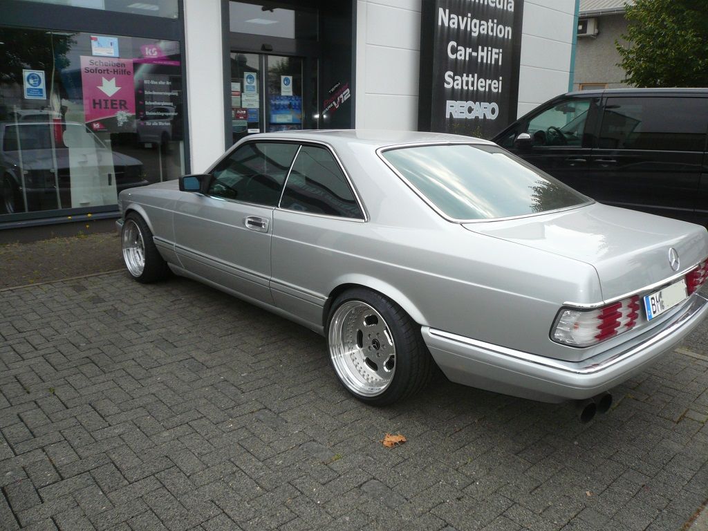 Himmel ausgebaut, gereinigt und mit Alcantara neu bezogen und montiert.