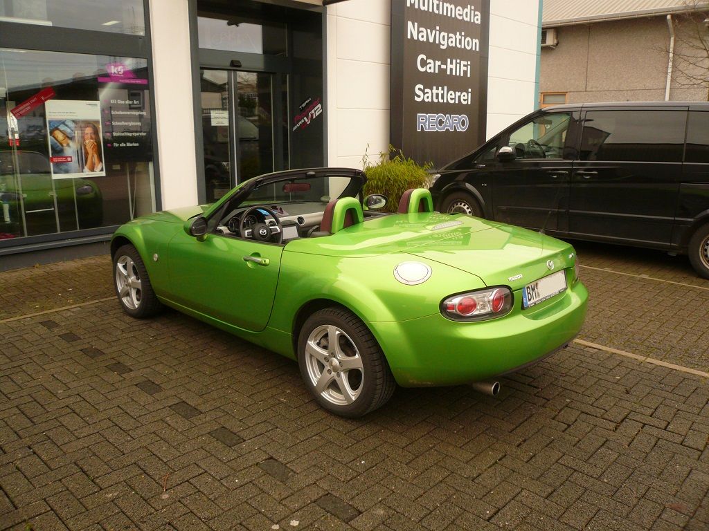 Mazda MX5, Sitze, Türverkleidungen, Schalt- und Handbremssack Leder neu bezogen.