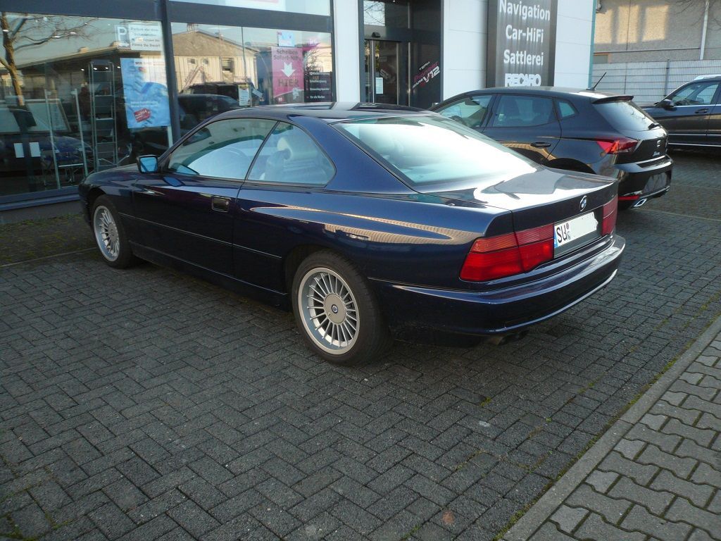 BMW 850i Himmel, Hutablage, A- und C-Säulen in Himmelstoff neu bezogen.
