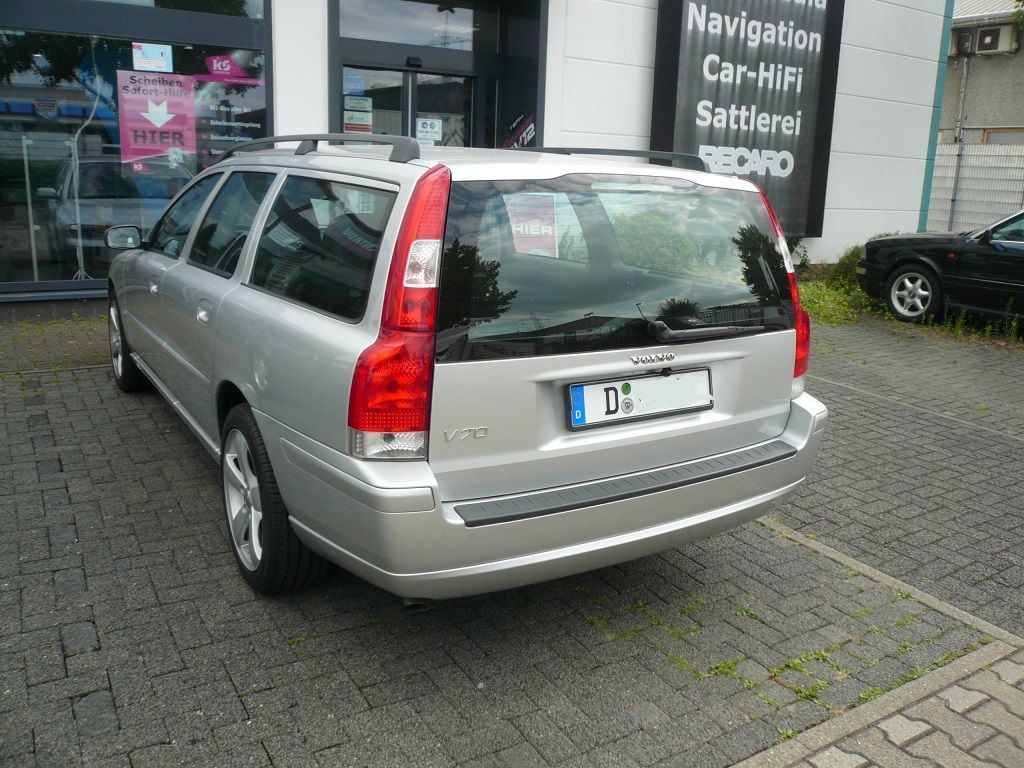 Kenwood DMX802DABS mit Front- und Rückfahrkamera nachgerüstet.