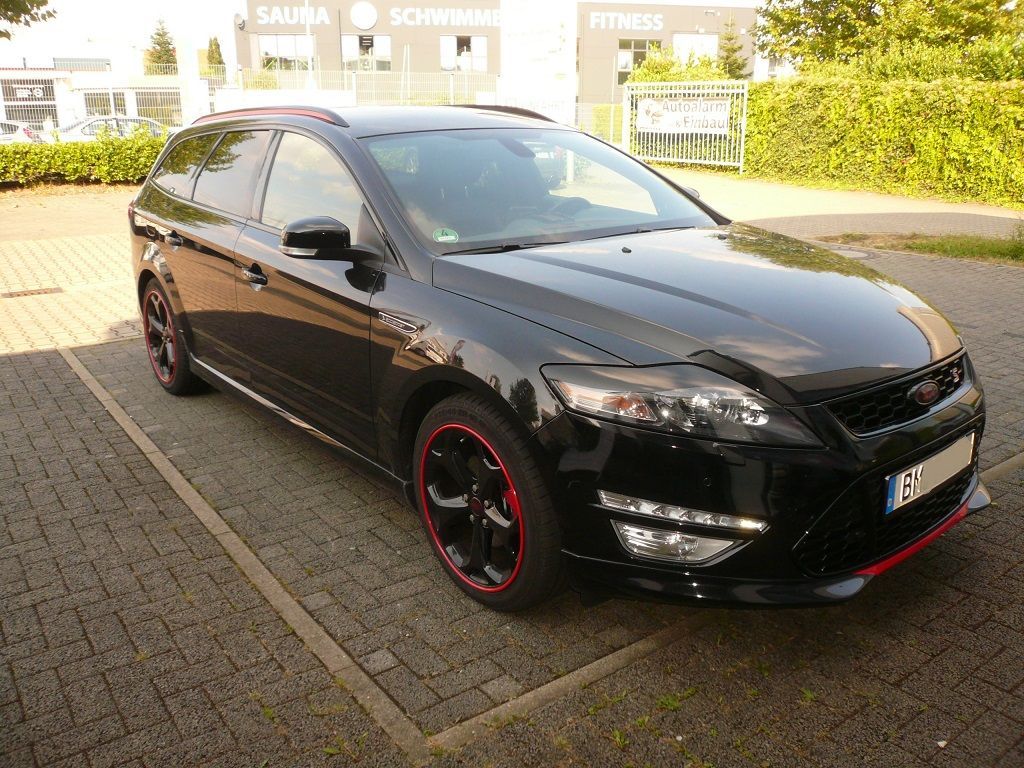 Ford Mondeo A-,B-,C-,D-Säulen und Himmel in Alcantara neu bezogen