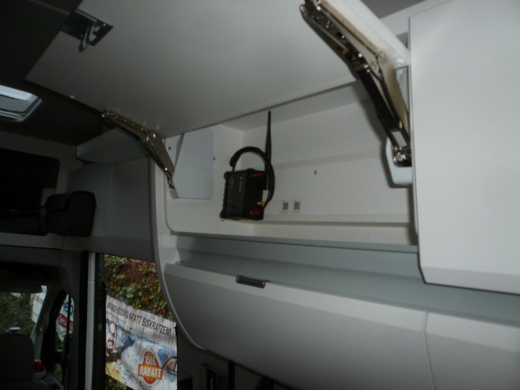 Caratec CET300R Caravaning-Routerset mit Dachantenne, Caratec 19