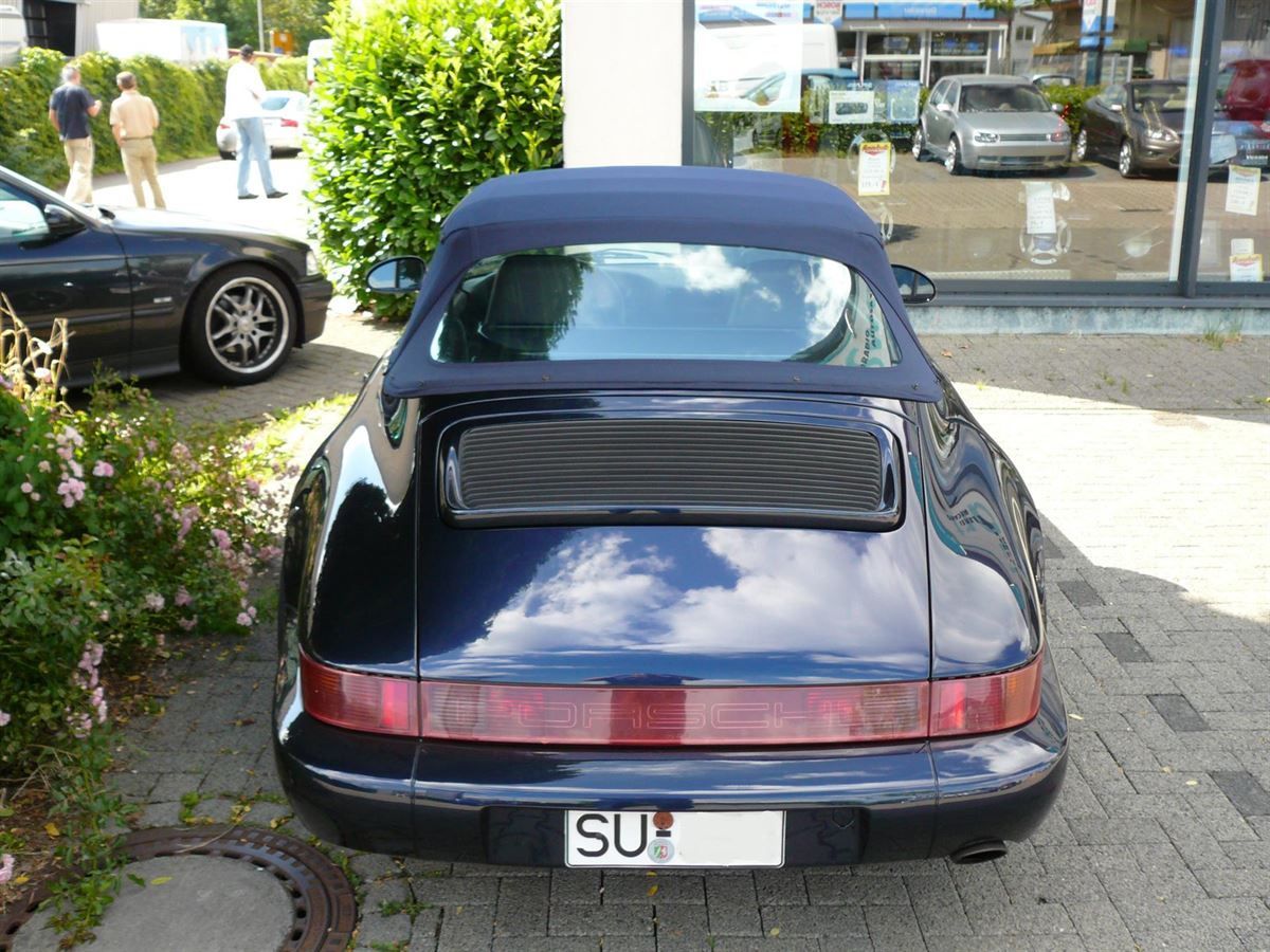 Porsche 911, Verdeckbezug in Sonnenland Stoff blau geliefert und montiert.