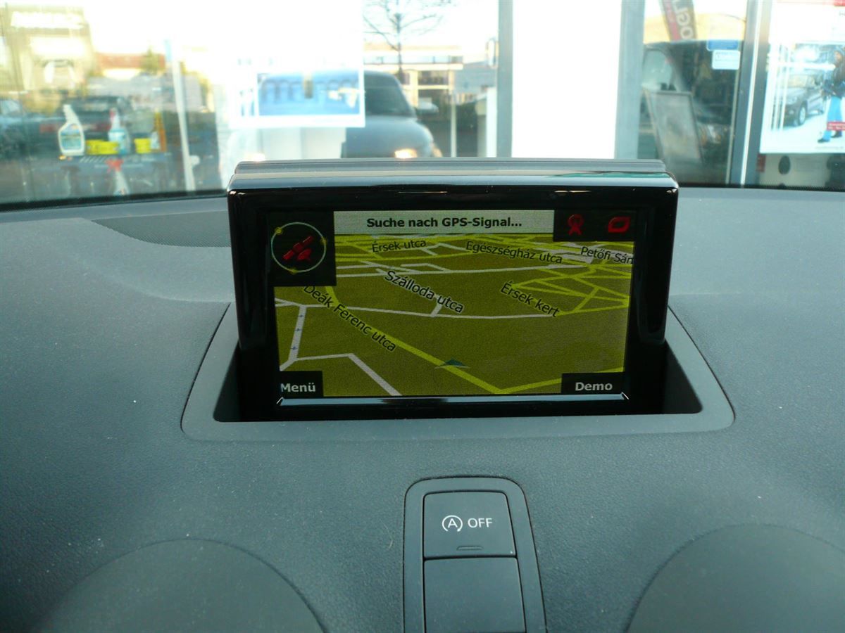 Navigatonsmodul im Audi A1 nachgerüstet.