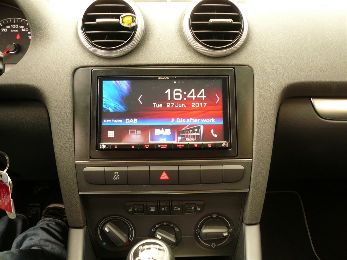 Kenwood DMX7017DABS 2DIN MediaCeiver im Audi A3 nachgerüstet.