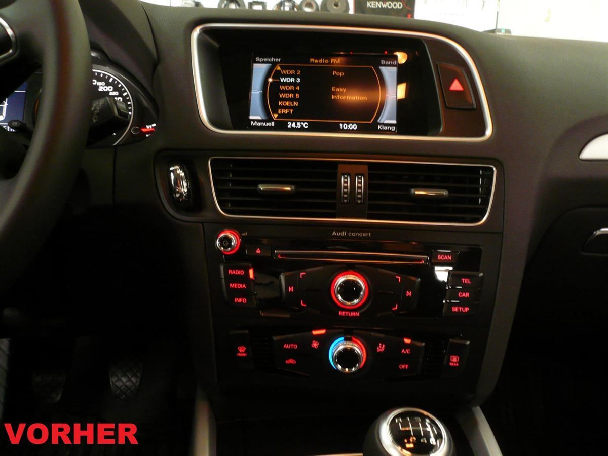 Audi A5 Concert Radio ausgebaut und Alpine X702D-A5 7-Zoll Premium-Infotainment-System für Audi A5 mit Navigationssystem, Apple CarPlay und Android Auto Unterstützung nachgerüstet.