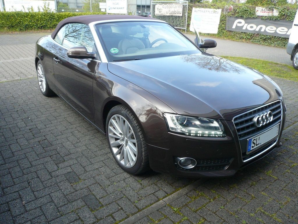 Smartphone Integration von Apple CarPlay und Android Auto wireless in ihr werkseitig verbautes MMI 3G High Navigations System von Audi.