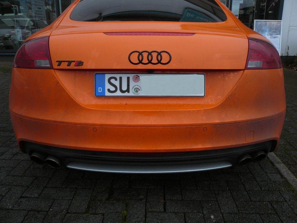 Pioneer SPH-DA230DAB mit Rückfahrkamera und Alpine Aktiv-Subwoofer im Audi TT nachgerüstet.