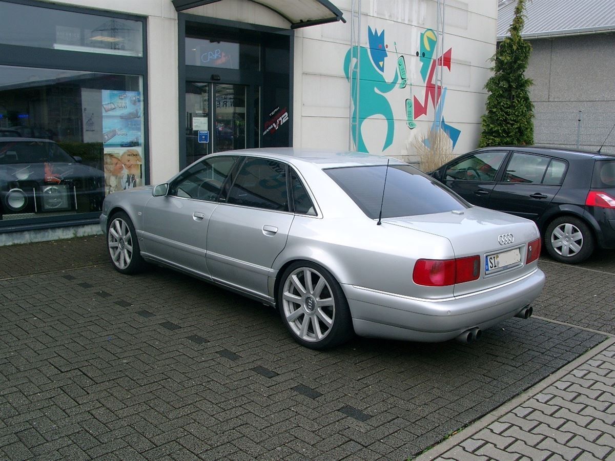 Clarion 2DIN Navigation im Audi A8 nachgerüstet.
