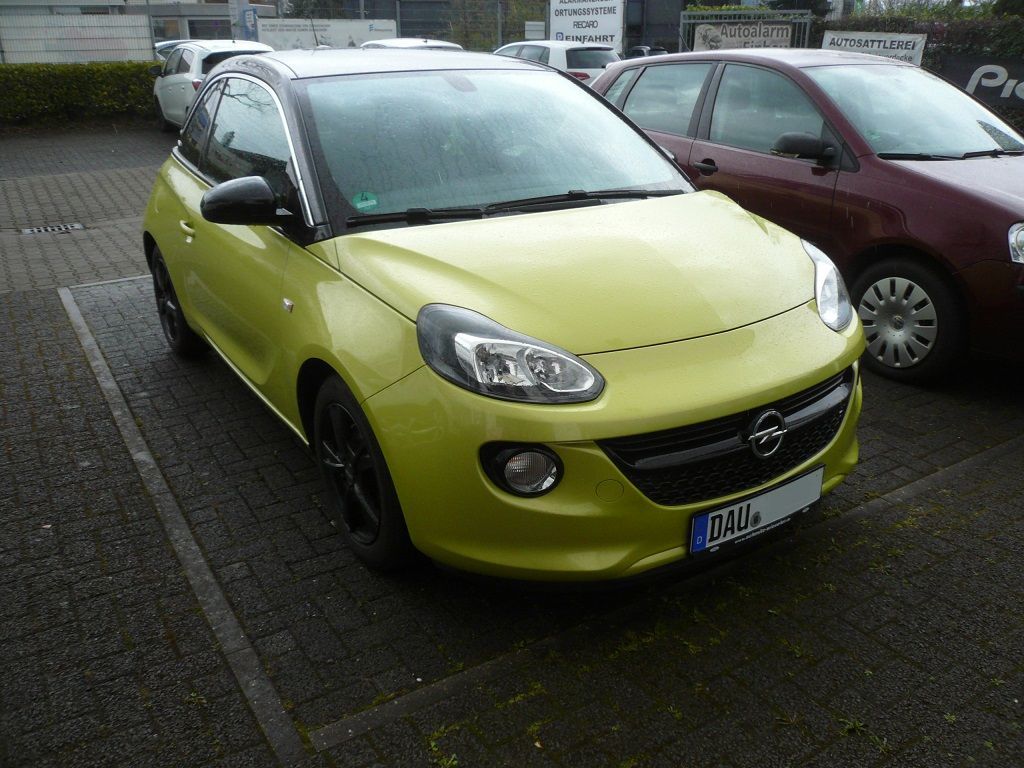 2-stufige Carbon Sitzheizung für Sitz und Rückenlehen im Opel Adam nachgerüstet.