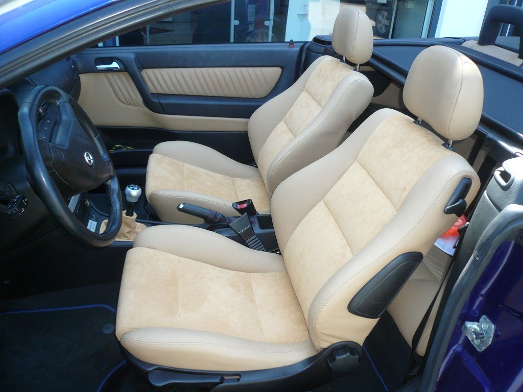 Opel Astra G Cabrio, beide Vordersitze in Leder Alcantara und Schaltsack neu bezogen.