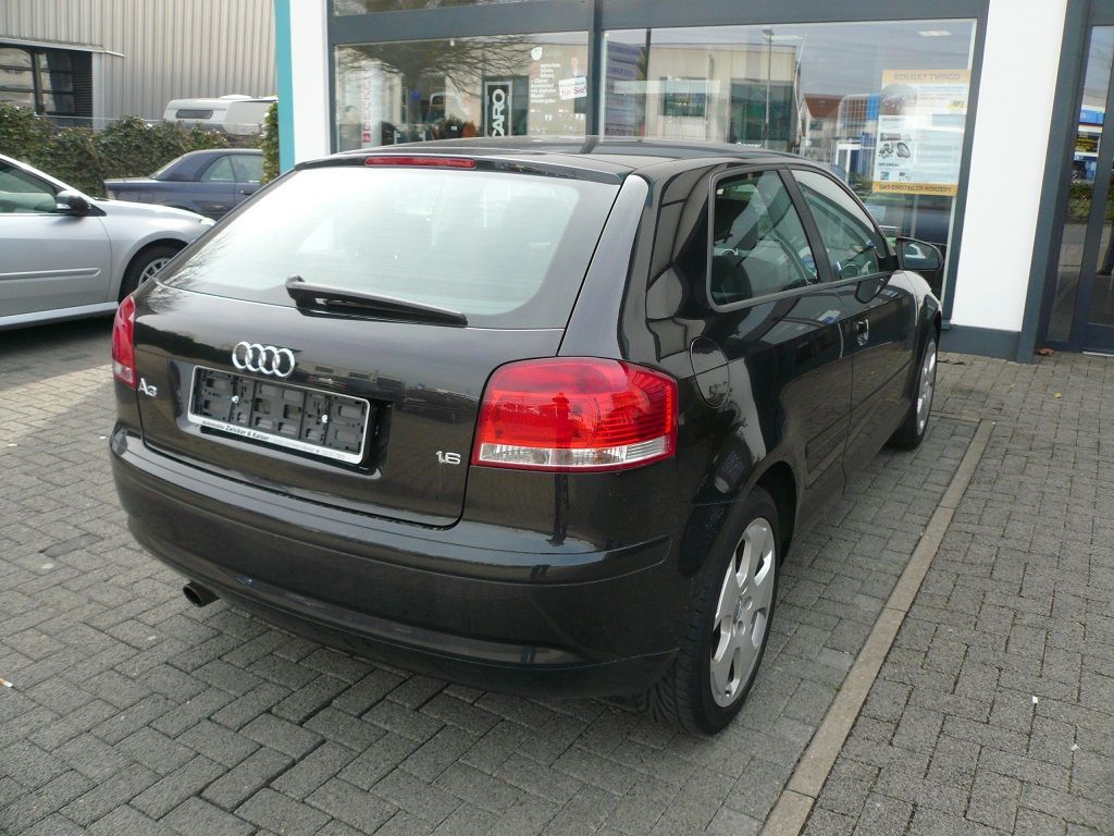 Audi A3, Carbon Sitzheizung 2stufig für Sitz und Rückenlehne gelifert und montiert.