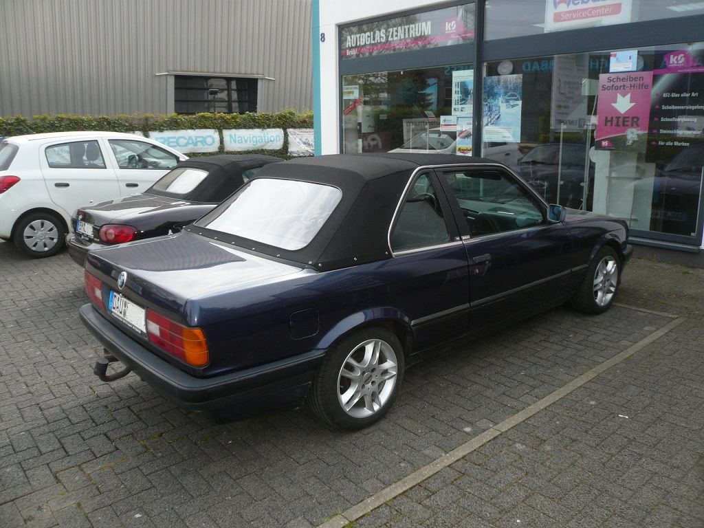 BMW E30 Baur Cabrio. Verdeckheckteil in Sonnenland Stoff schwarz mit PVC Scheibe geliefert und montiert.