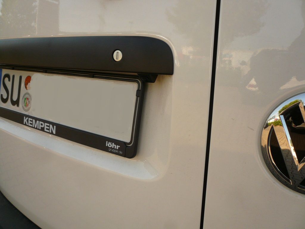 VW Caddy, Rückfahrkamera nachgerüstet und an das Original Composition Radio von VW angebunden.