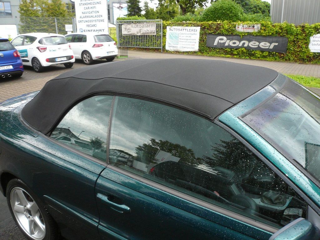 Volvo C70 Cabrio. Verdeckbezug in Sonnenland Stoff schwarz geliefert und montiert.