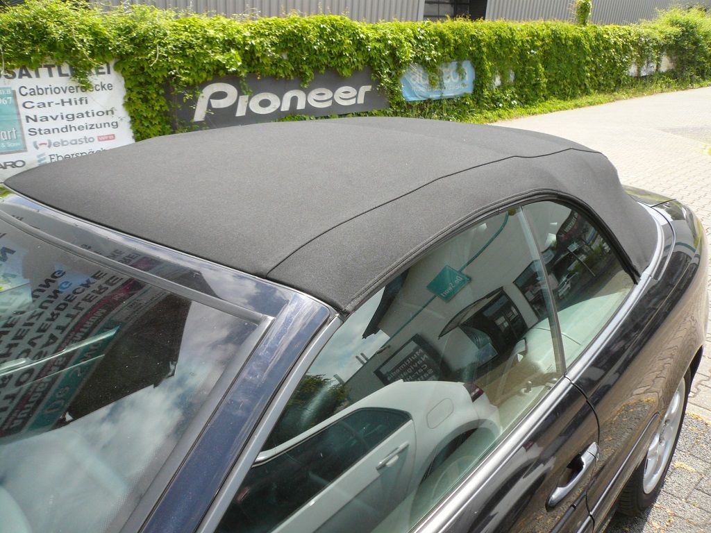 Volvo C70 Cabrio. Verdeckbezug in Sonnenland Stoff schwarz geliefert und montiert.