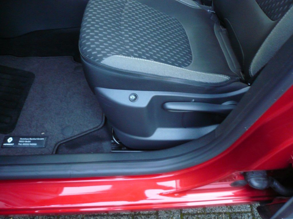 2-stufige Carbon Sitzheizung im Renault Captur nachgerüstet.