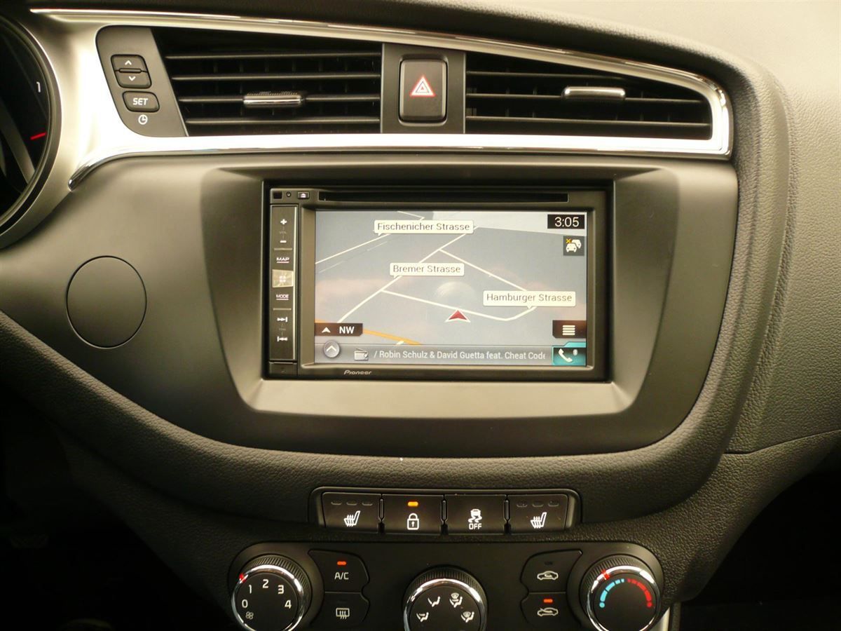 Pioneer AVIC-F980BT Navigation im KIA Ceed (Neuwagen) nachgerüstet.