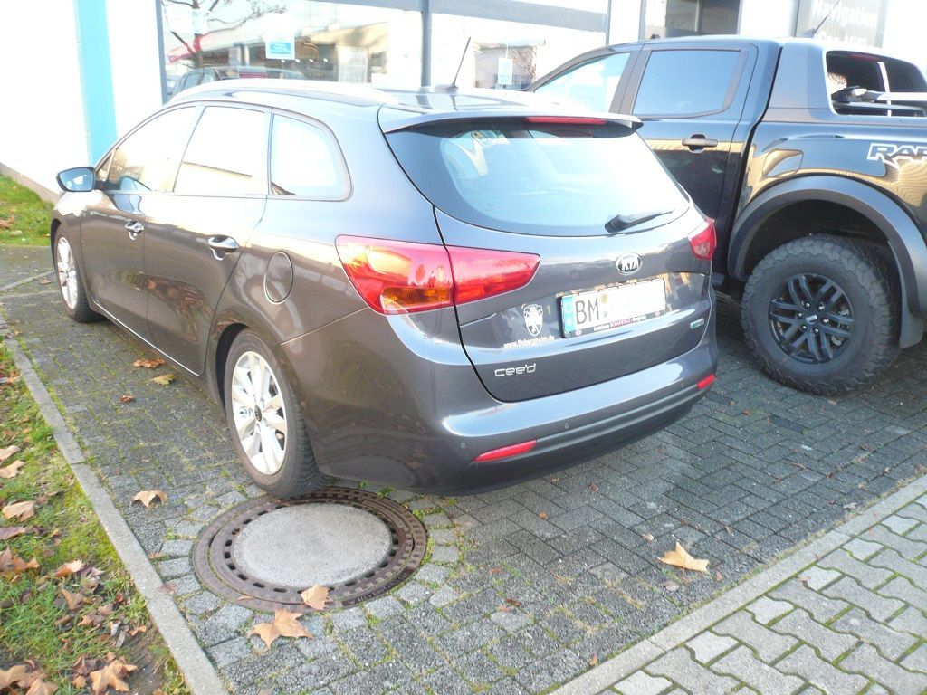 2-stufige Carbon-Sitzheizung geliefert und montiert inkl. Stromversorgung legen.