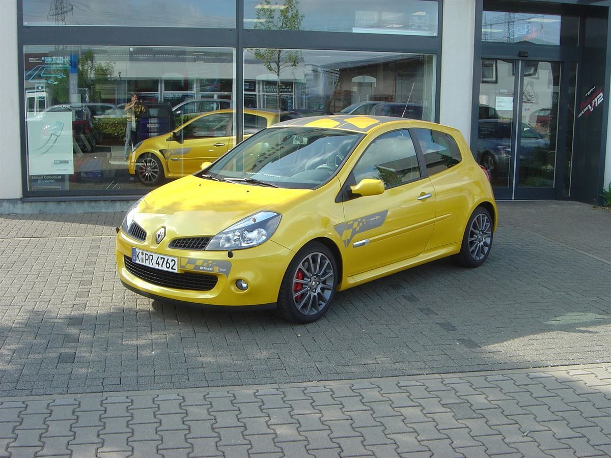 RECARO Sportster CS SAB in Renault Stoff bezogen & im Clio montiert.