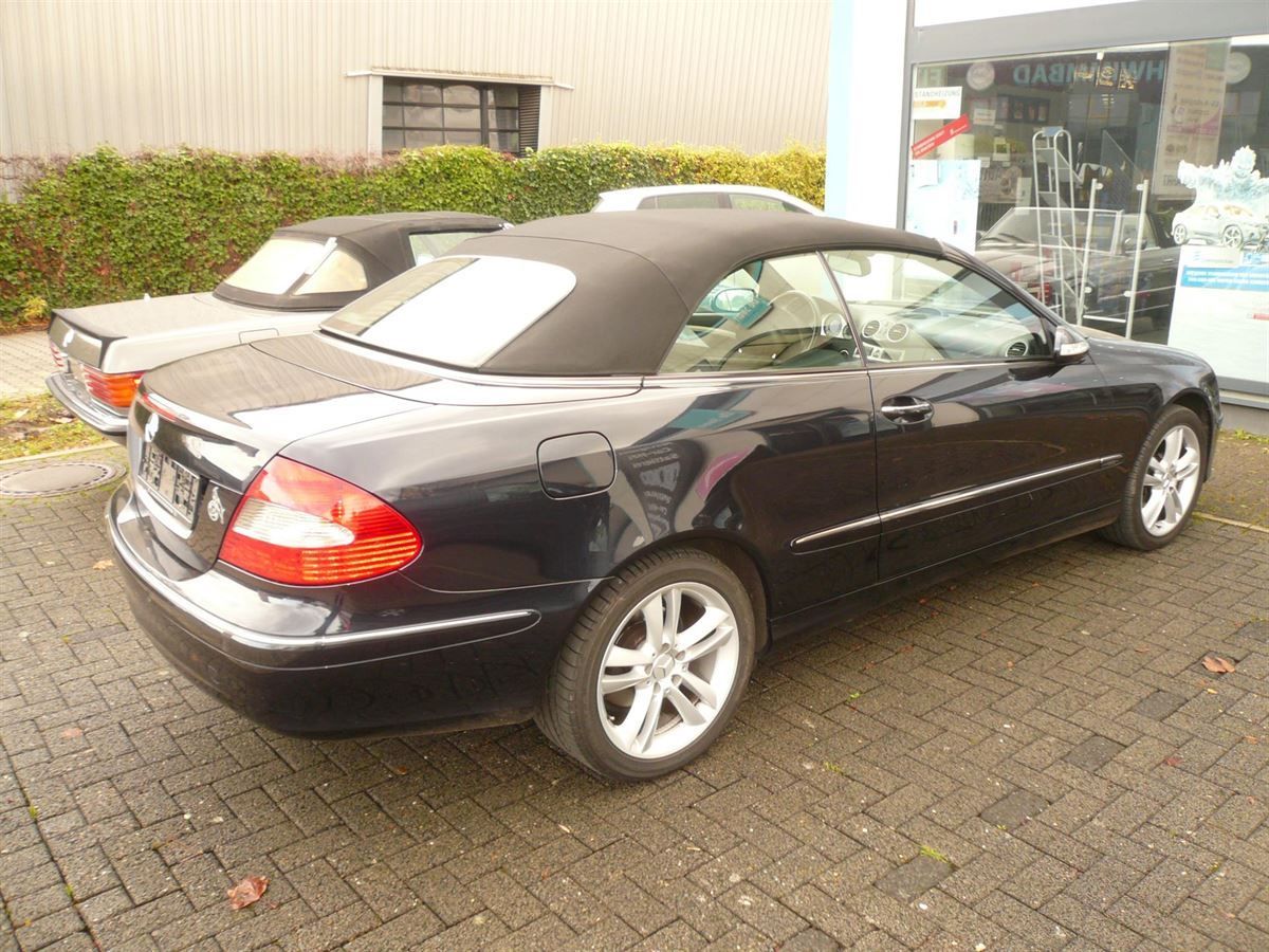 Mercedes CLK, Verdeckbezug in Sonnenland Stoff schwarz mit Glas Heckscheibe geliefert und montiert.