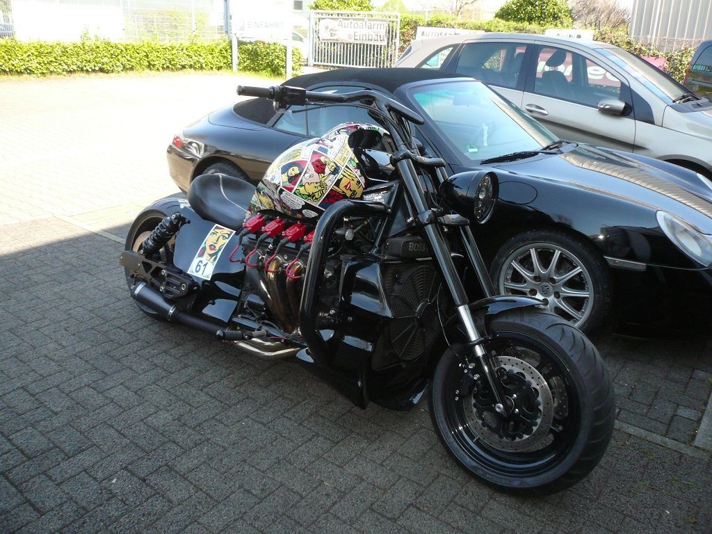 Boss Hoss Sattel, Polsterung angefertigt, Bezug aus Leder Mantel angefertig, Reißverschluß eingelassen und montiert.