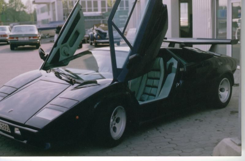 Komplette Innenausstattung in Leder neu angefertigt und montiert.