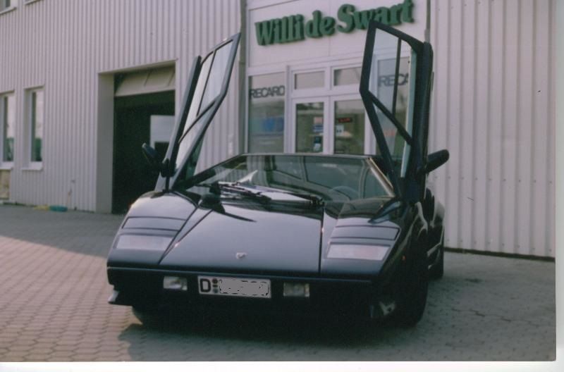 Komplette Innenausstattung in Leder neu angefertigt und montiert.