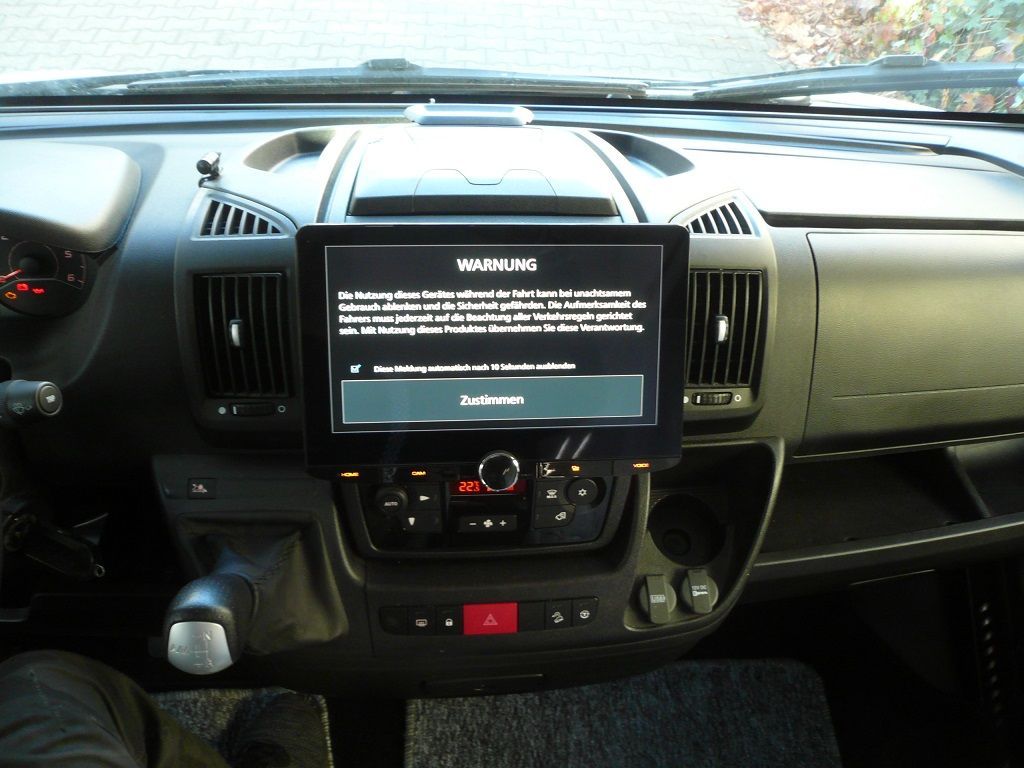 Kenwood DMX9720XDS, Digital Multimedia Receiver mit 10,1 Zoll HD-Display, Digitalradio DAB+ & Smartphone-Anbindung inkl. Rückfahrkamera im Ducato Wohnmobil nachgerüstet.