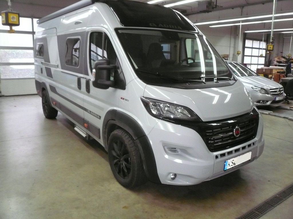 Carbon Sitzheizungs-Set 2-stufig, für Sitz und Rückenlehne, geliefert und montiert.