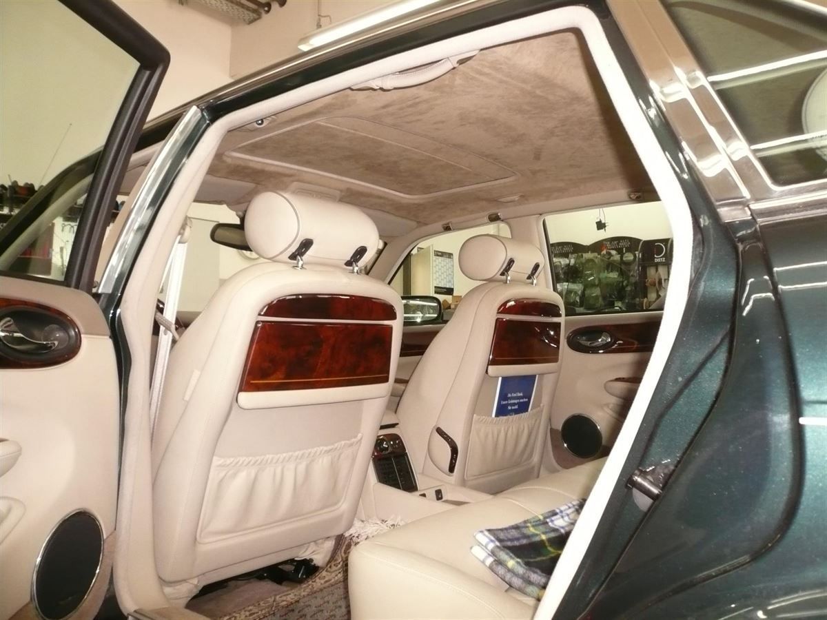 Jaguar Daimler Himmel in Alcantara neu bezogen.