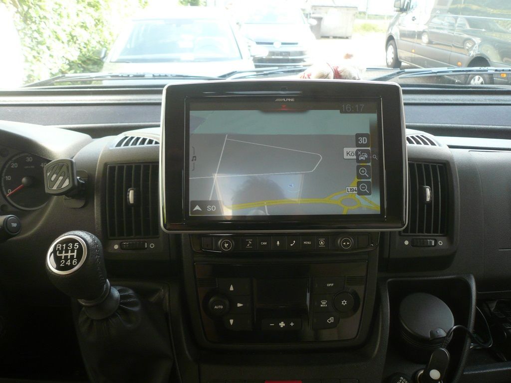 Alpine X903D-DU Das 9