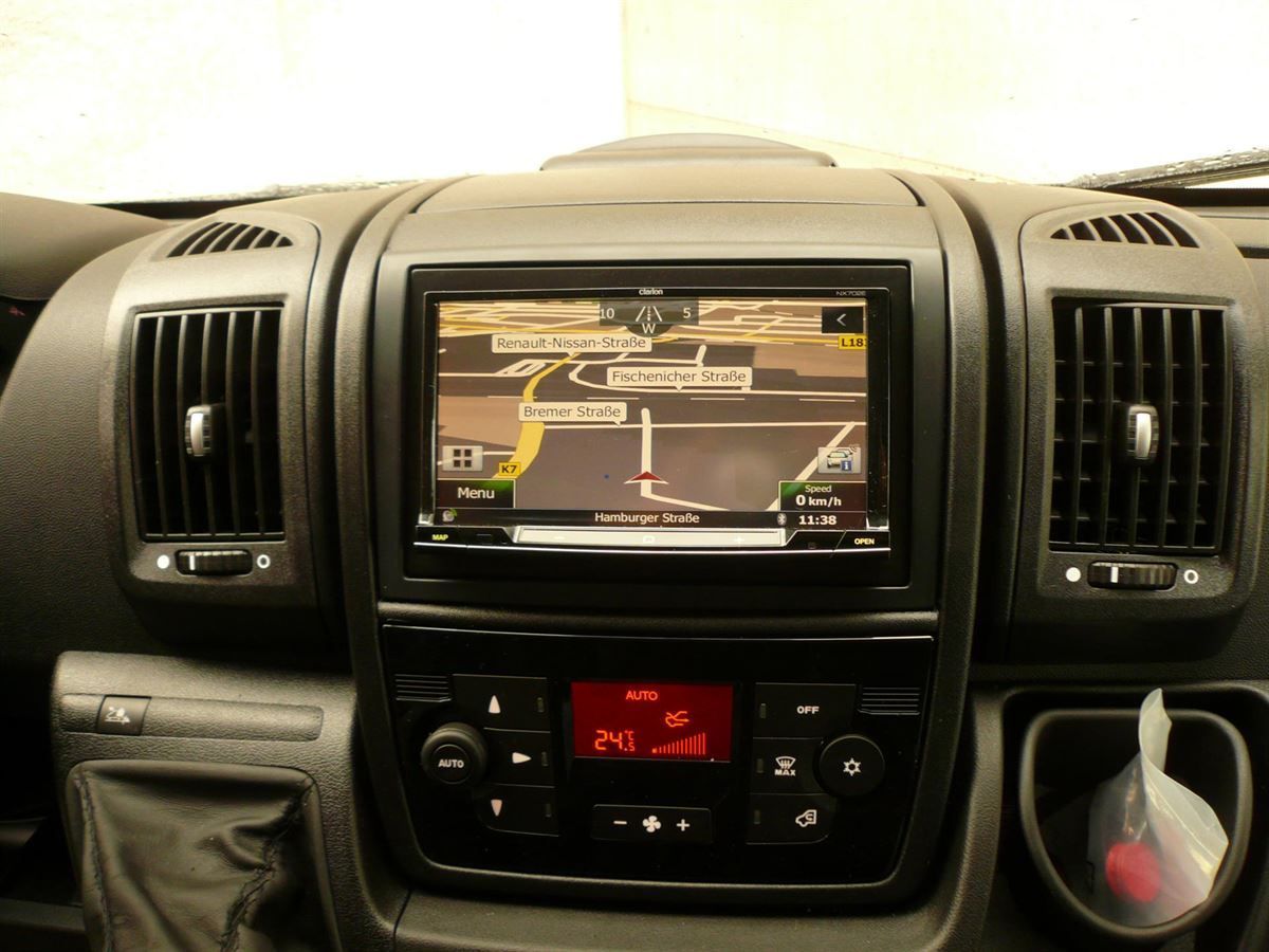 Clarion 7zoll 2DIN Navigation mit Rückfahrkamera im Fiat Ducato nachgerüstet.