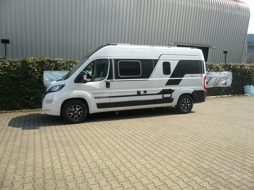 Alpine X903D-DU Navigation mit Alpine HCE-C1100D Rückfahrkamera im Ducato nachgerüstet.