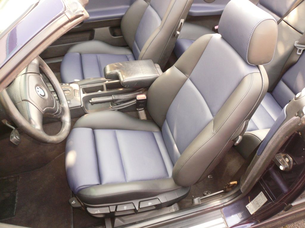 BMW 3er E36 Cabrio komplette Innenausstattung, Innenteile  Türen und Innenteile hinten in Leder blau/schwarz neu angefertigt und montiert.