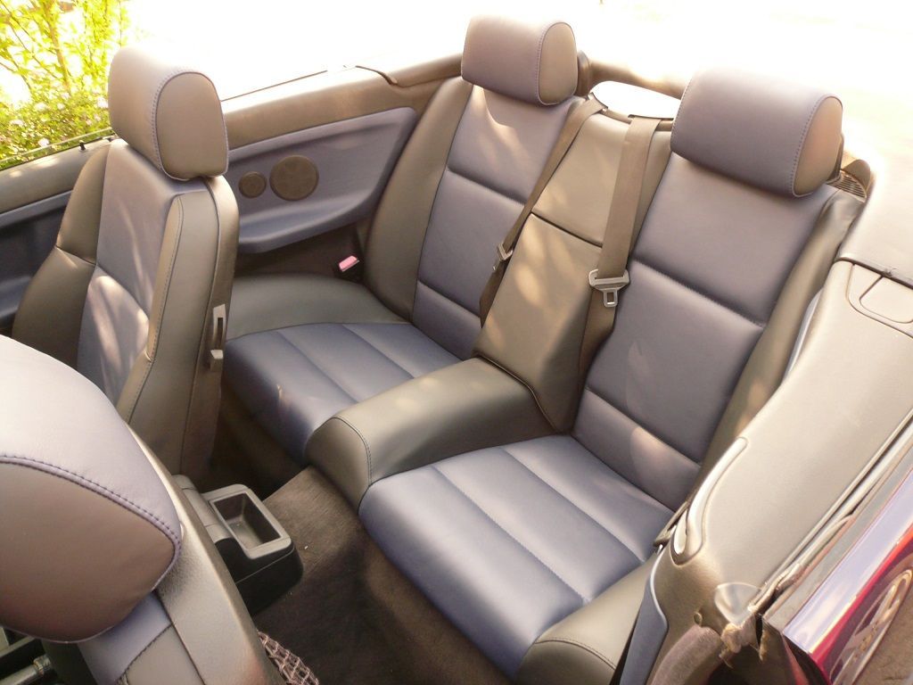 BMW 3er E36 Cabrio komplette Innenausstattung, Innenteile  Türen und Innenteile hinten in Leder blau/schwarz neu angefertigt und montiert.