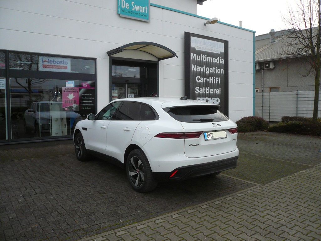 2-stufige Carbon Sitzheizung, für Sitz und Rückenlehne, für die Vordersitze und Rücksitzbank im Jaguar F-Pace nachgerüstet