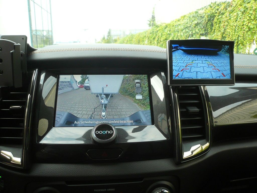 Rückfahrkamera für Anhängerbetrieb an einem Ford Ranger nachgerüstet.