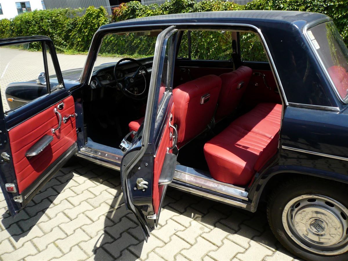 Fulvia 1969, komplette Innenausstattung und Teppichgarnitur neu angefertigt und montiert.