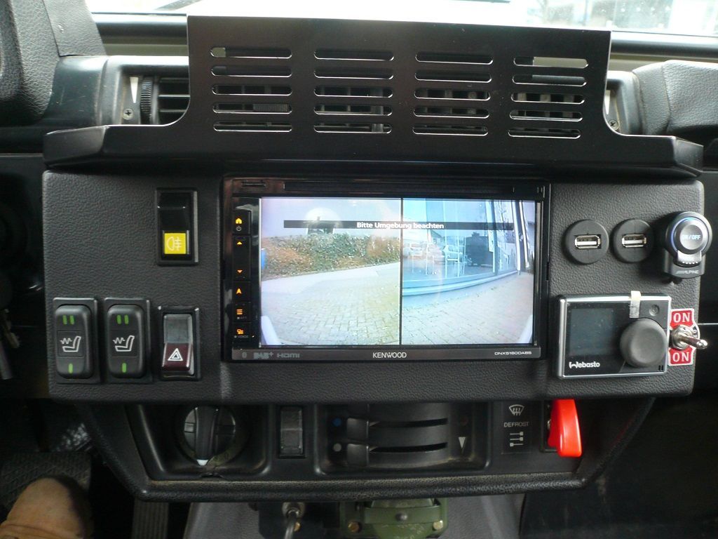 Umbau auf Doppel-DIN, Kenwood Navigation, Alpine Front & Heck Multiviewkamera nachgerüstet.