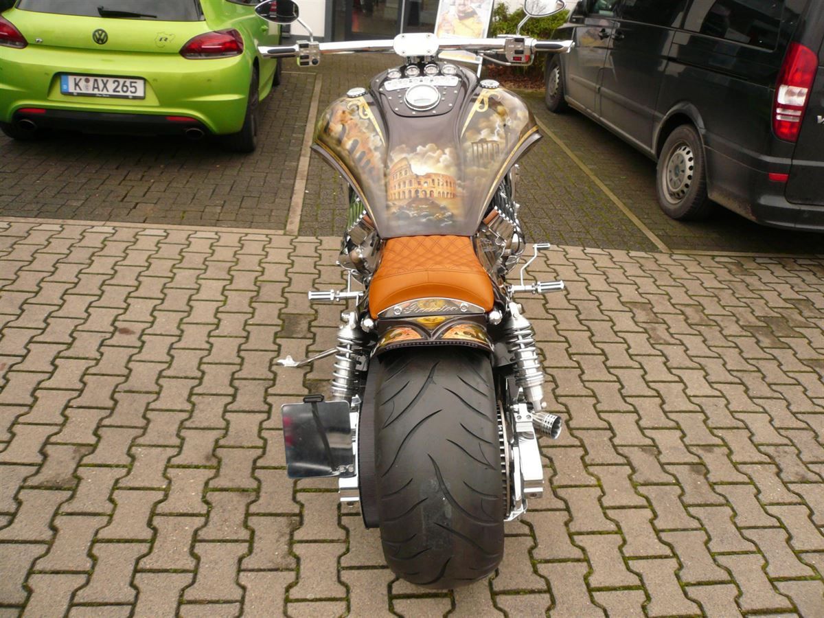 Sitzpolsterung angefertigt & angepasst. Bezug aus Leder mit doppel Rautenmuster nach Vorgabe angefertigt und montiert.