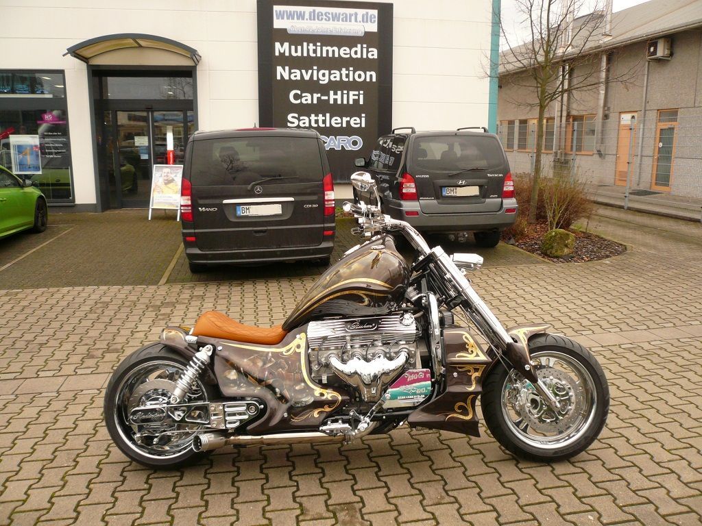 Sitzpolsterung angefertigt & angepasst. Bezug aus Leder mit doppel Rautenmuster nach Vorgabe angefertigt und montiert.