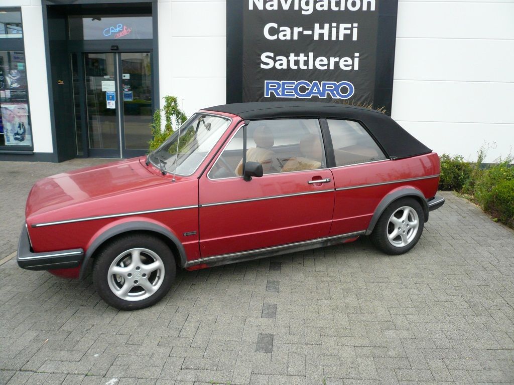 Golf 1 Cabrio, Verdeck Bezug in Sonnenland Stoff schwarz geliefert und montiert.